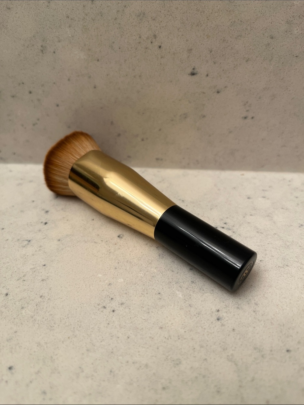 CHANEL SUBLIMAGE FOUNDATION BRUSH - Picture 2 of 4